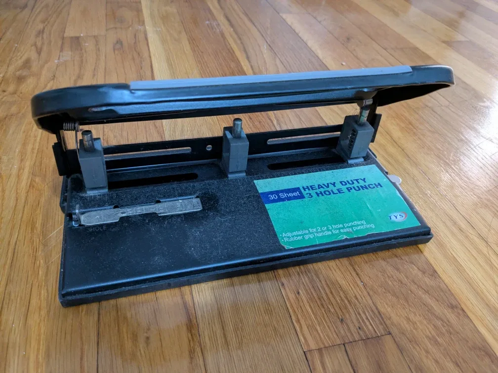 Heavy Duty Hole Puncher image indicator(2)
