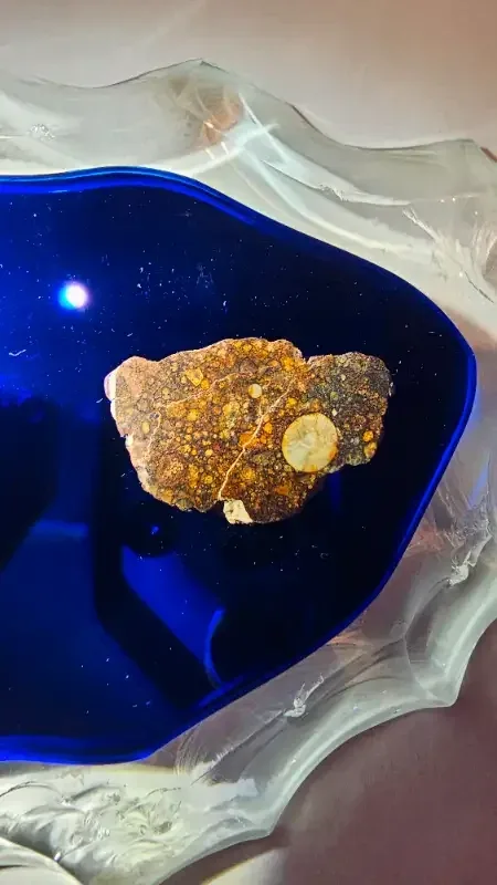 Beautifully designed custom meteorite display stand image indicator(5)