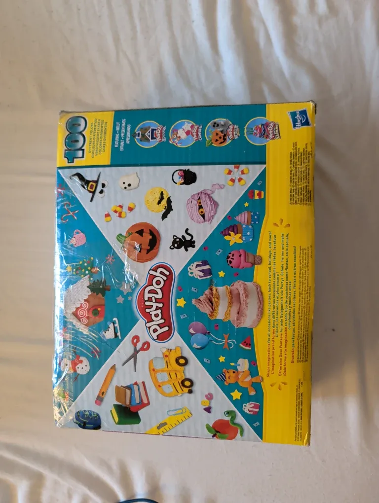 New Play-Doh 100 Can Pack image indicator(4)