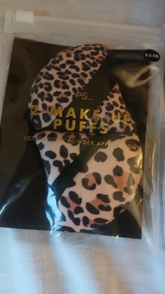 Makeup Brushes and PS 2 Makeup Puffs image indicator(2)