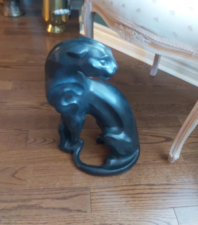 Curio cabinet,  lamps, China, silver, crystal image indicator(7)