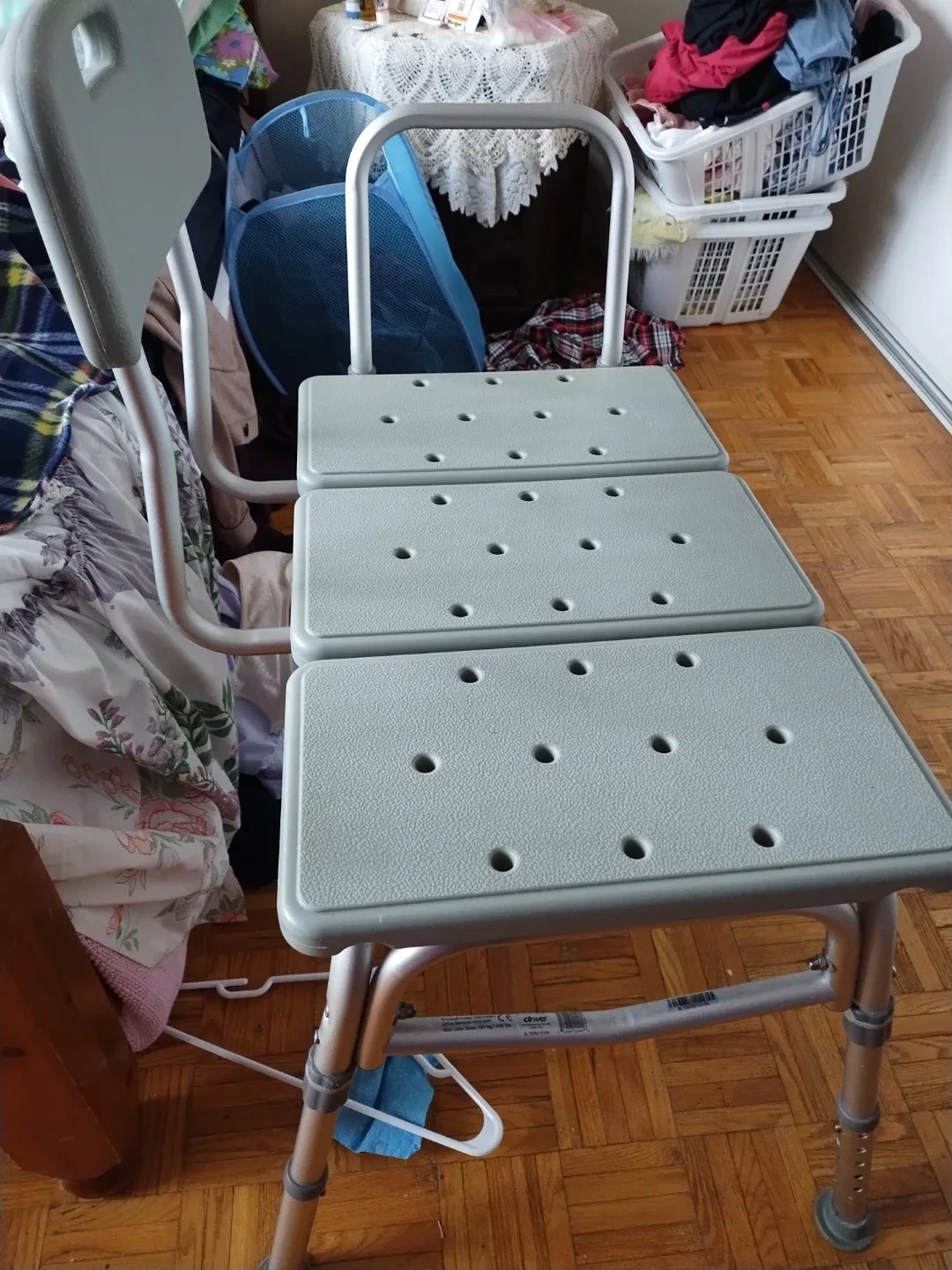 Adjustable Bath and Shower Chair with Back image indicator(2)