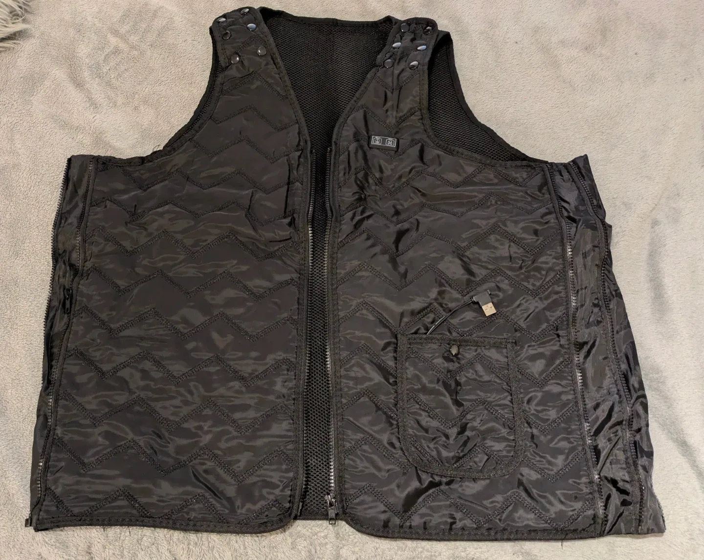 BNIB Adjustable Heated Vest image indicator(8)