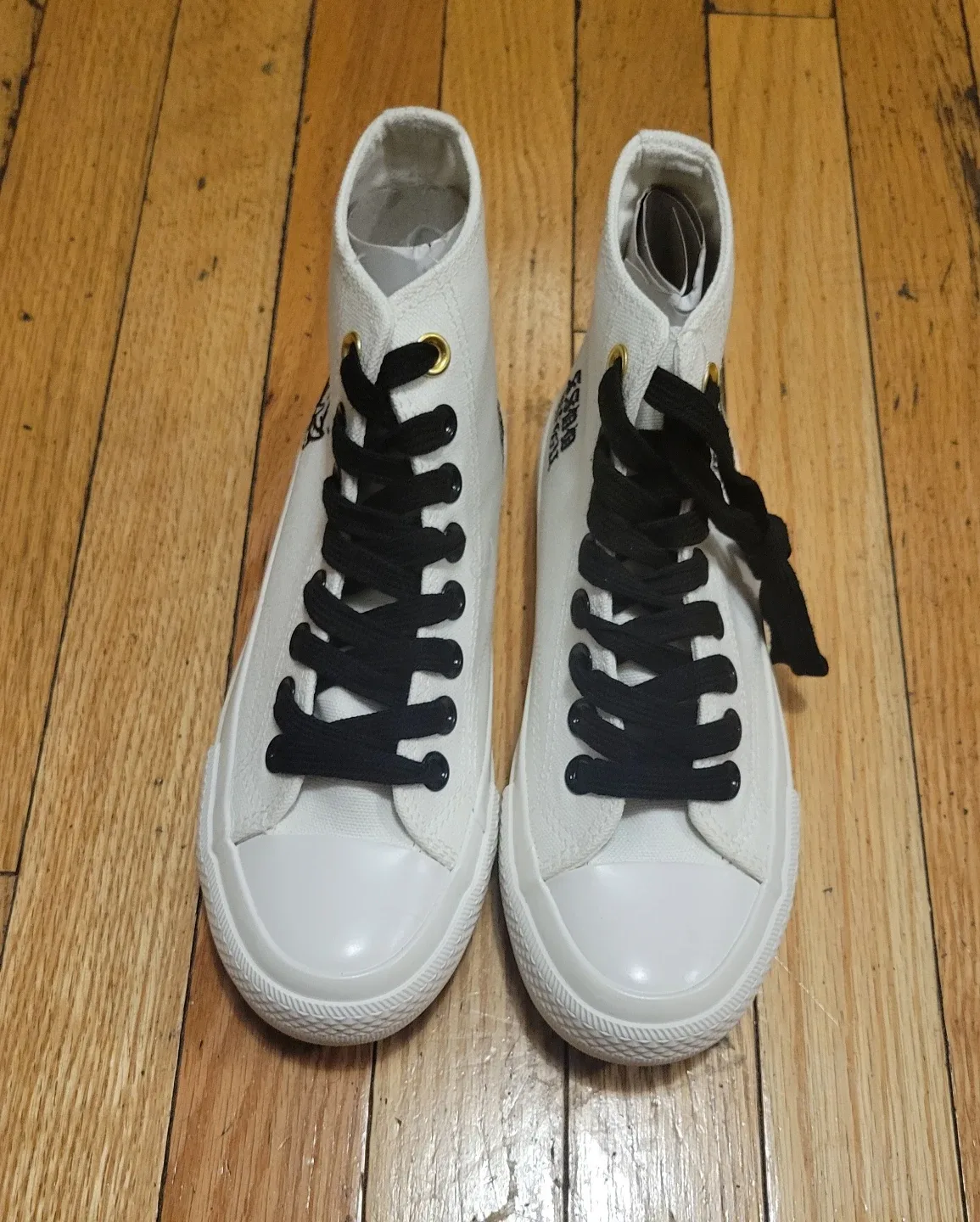 Wolves Club White High Top Sneakers size 5 men image indicator(5)