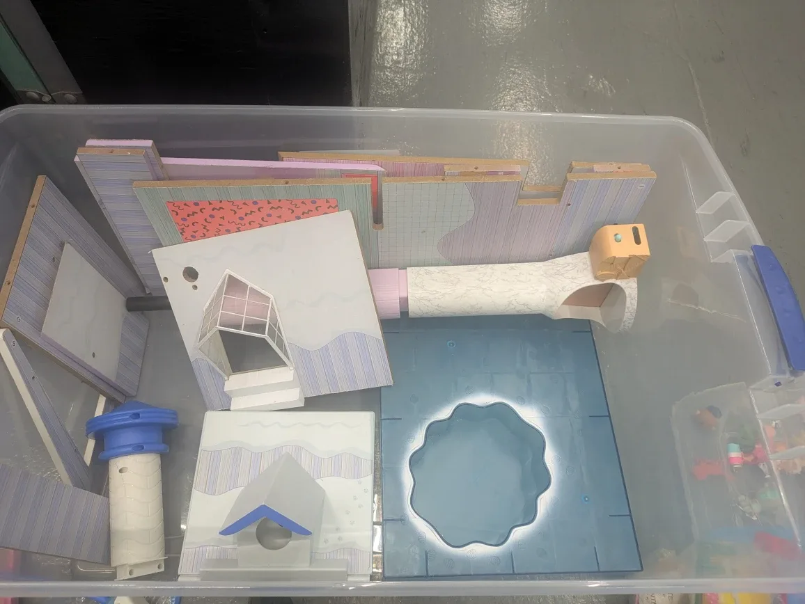 LOL Surprise Dollhouse & Winter Chalet Bundle image indicator(10)