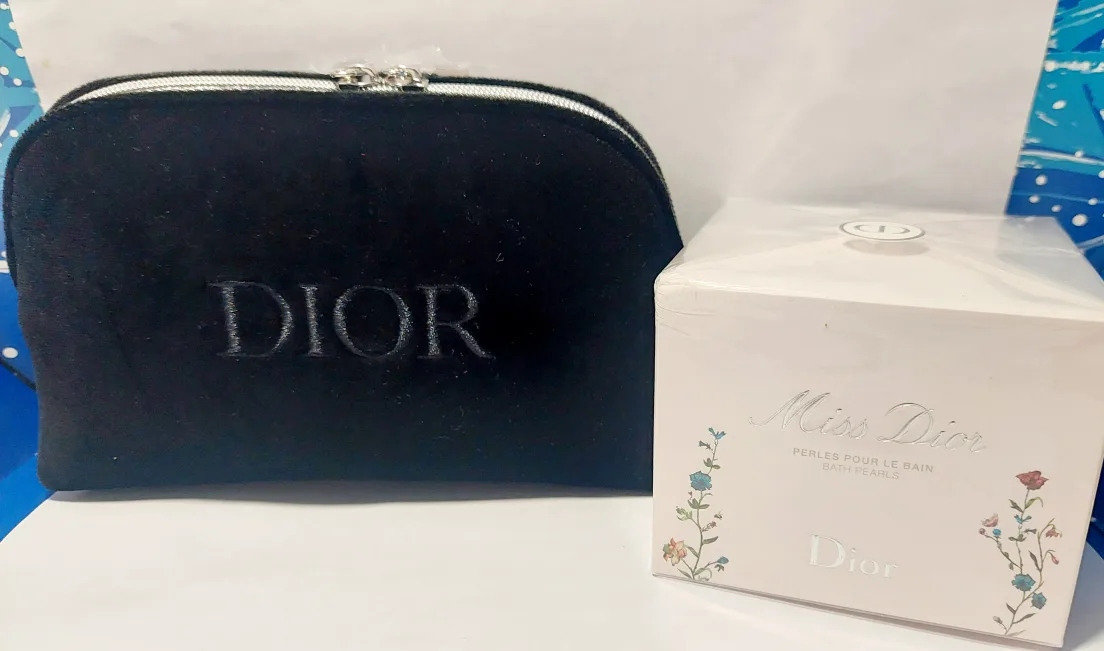 Dior set + Dior Pouch image indicator(10)