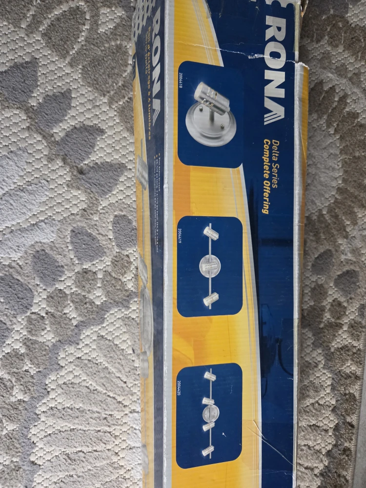 Rona Delta Series 4-Light Track Fixture - New in Box! - photo 3