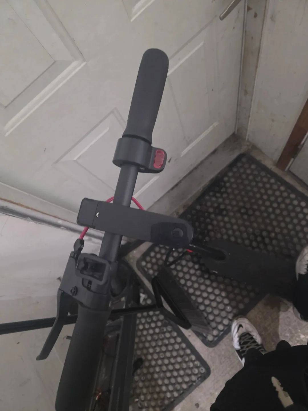 Gyroor Flash 3.0 Electric Scooter broken image indicator(3)