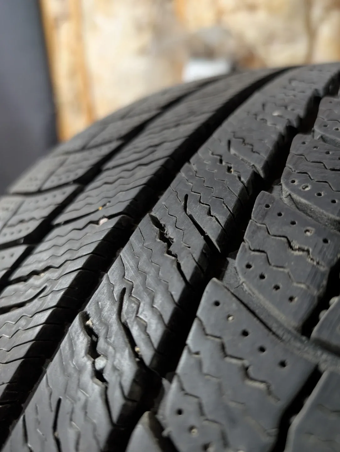 (4)-235/65R17 Winter Tires And Rims Off 2020 Hyundai Santa Fe image indicator(5)