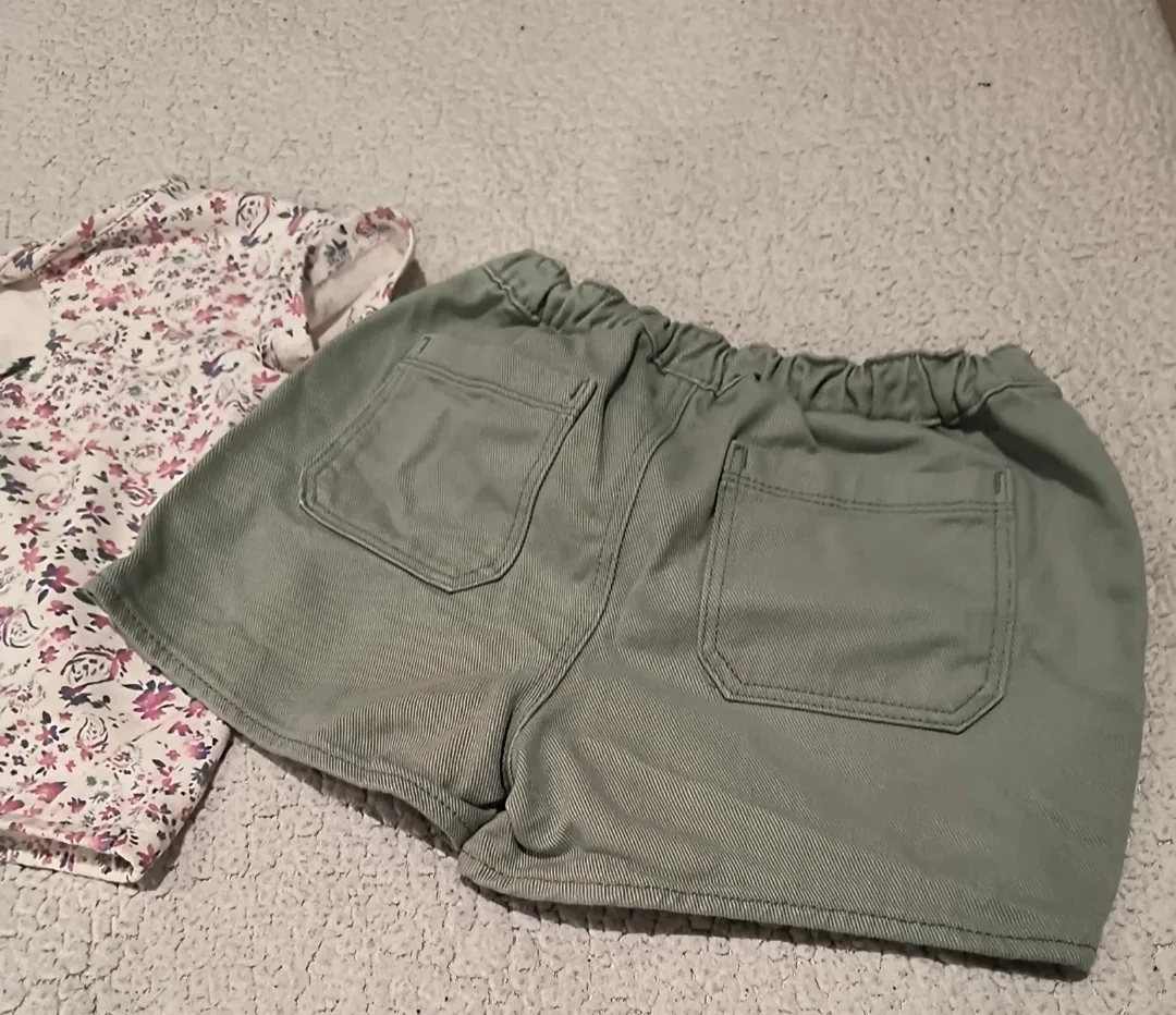 Girls' Floral Top & Green Skort Set image indicator(4)