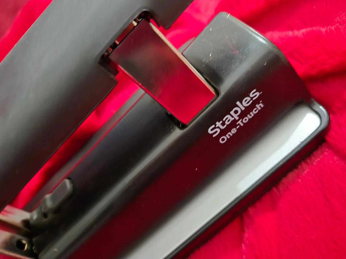 Staples One-Touch 3-Hole Punch . #Cleanout image indicator(2)