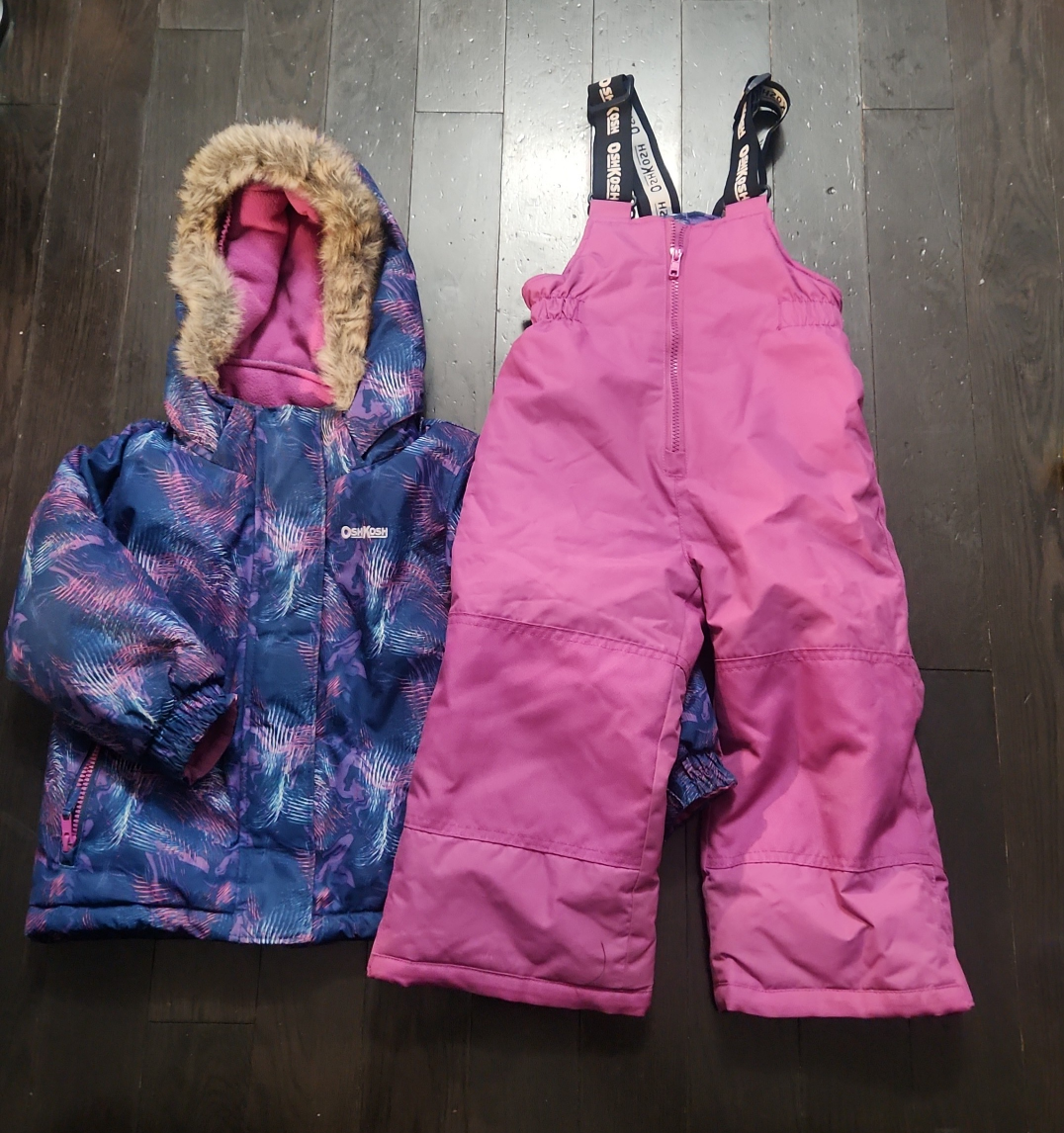 OshKosh B'gosh Snowsuit - Size 3T