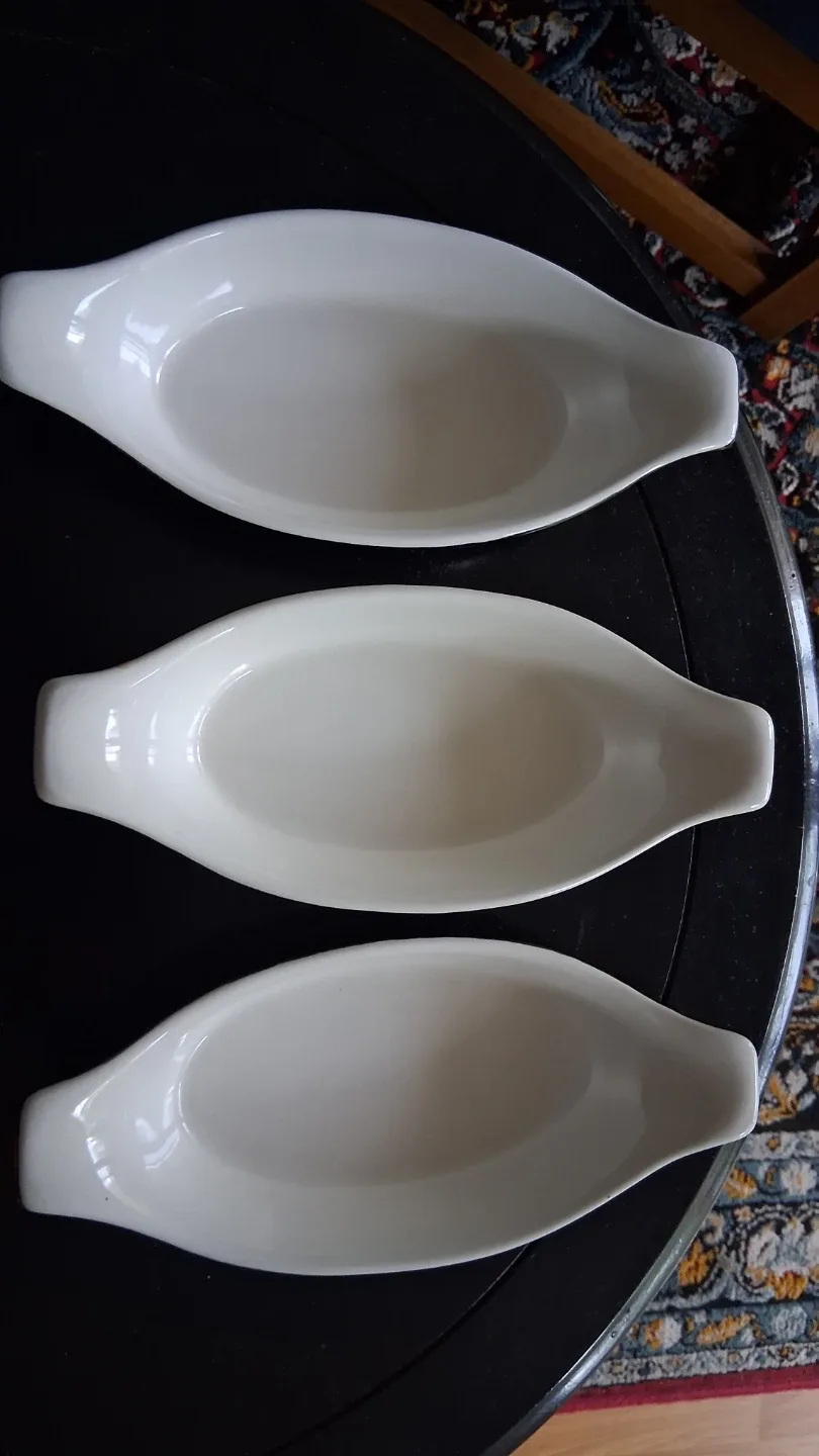 Three single serve Ceramic casserole dishes