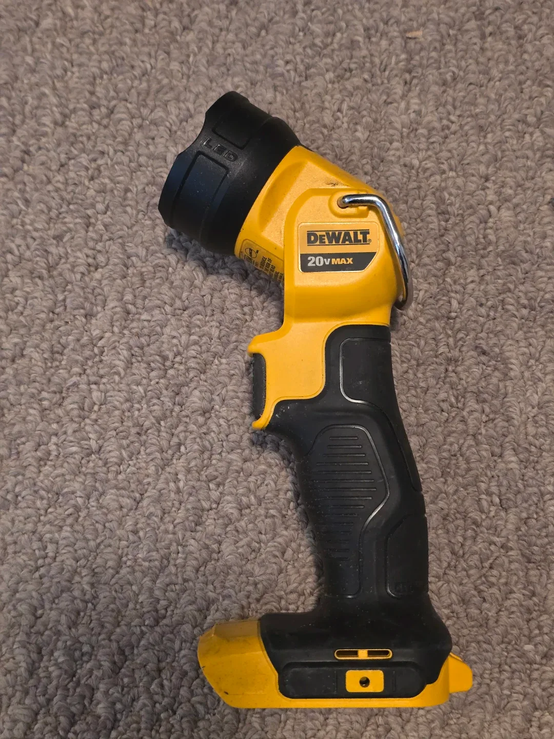 Two DeWalt 20V MAX Worklights image indicator(2)