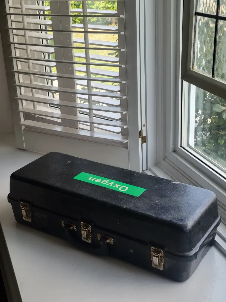 Portable Oxygen Tank with Case image indicator(2)