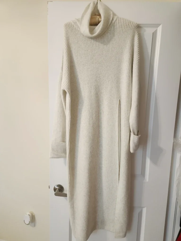 Artelier Nicole Miller Knit Dress.  Size Large