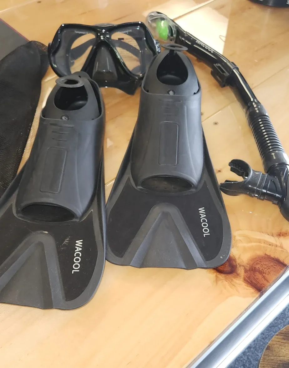 WACOOL Kids Snorkel Set - Mask, Fins, Snorkel