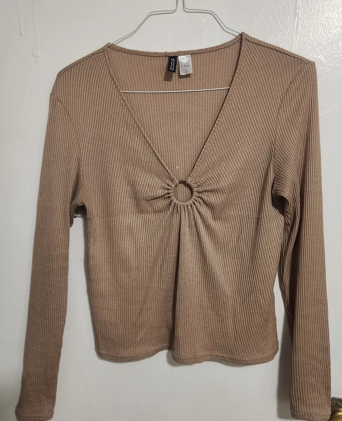 H&M Divided Ribbed Long Sleeve Top - Size Large image indicator(2)