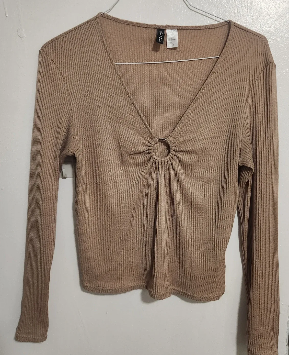H&M Divided Ribbed Long Sleeve Top - Size Large image indicator(3)