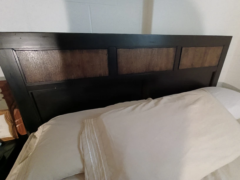 Queen Size Bed with Headboard & king size mattress - photo 3