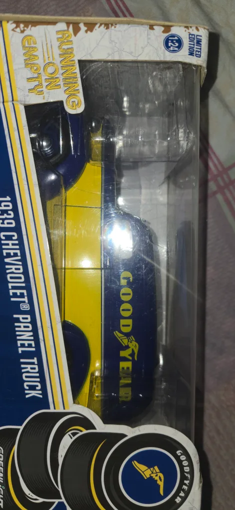 Greenlight 1939 Chevrolet Panel Truck image indicator(3)