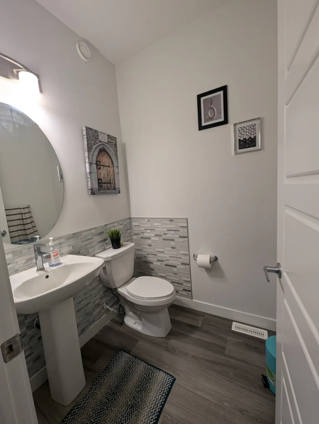 Duplex house for rent image indicator(8)