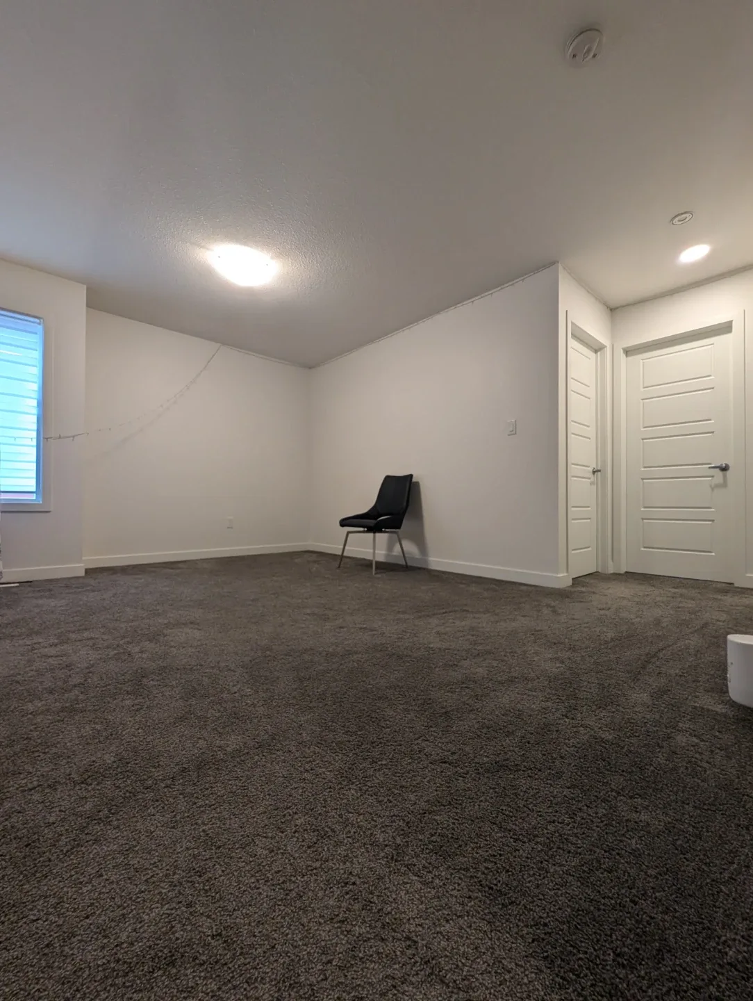 Duplex house for rent image indicator(9)