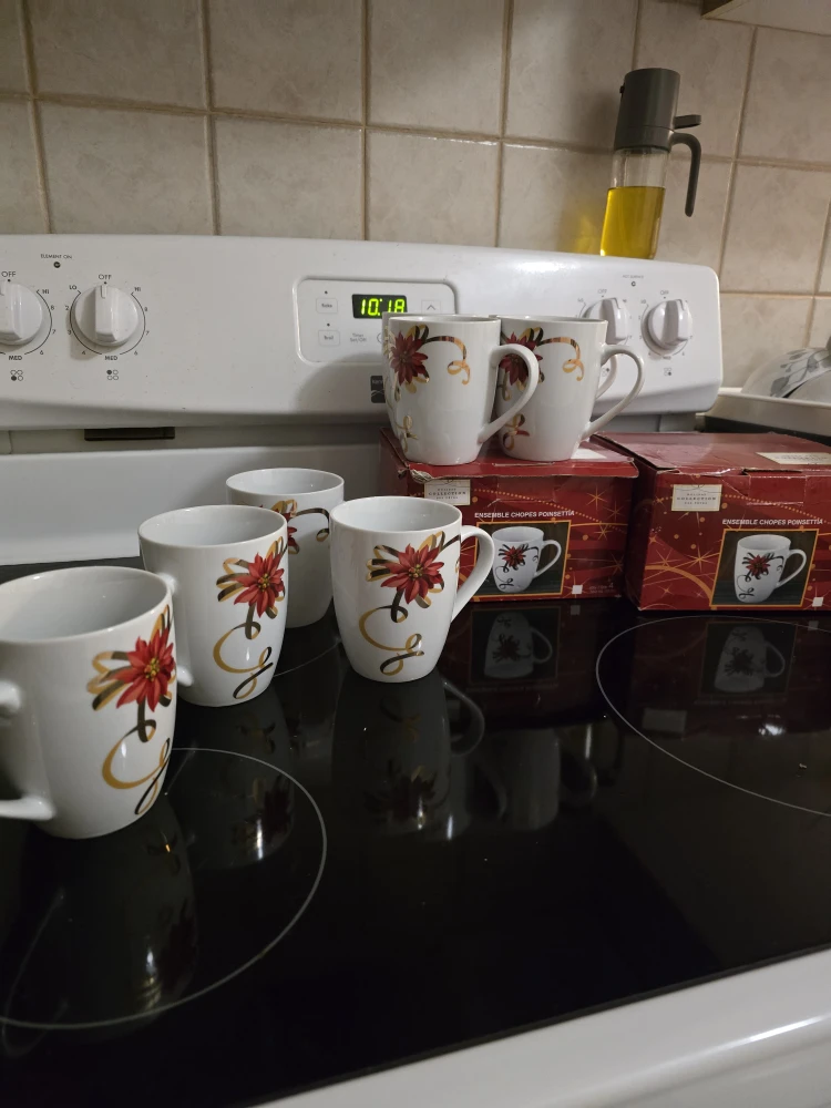 Christmas Collection Poinsettia Mugs - Set of 8 with boxes