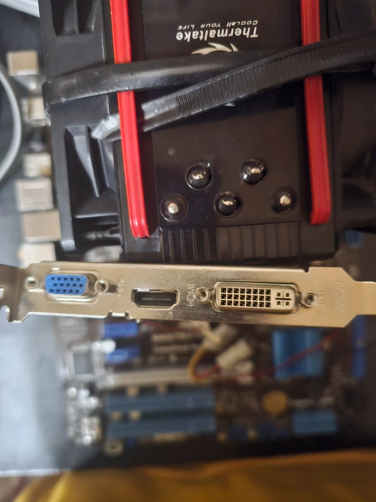 5570 1 gig ddr3 Radeon video card - photo 3