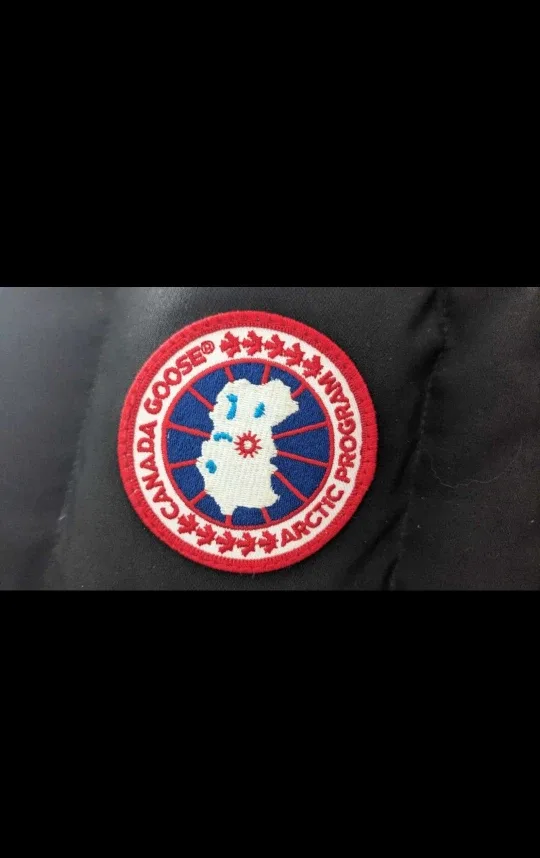 Canada Goose Vest - XS image indicator(2)