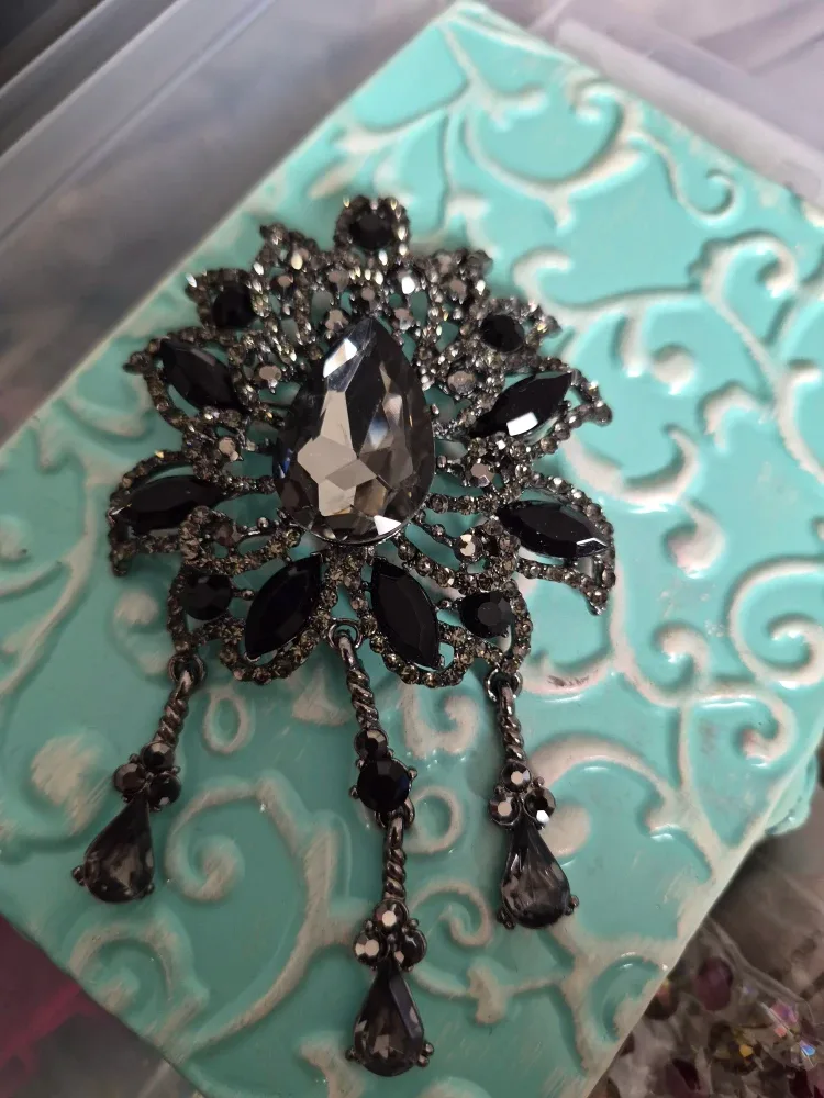 Vintage Style Brooch