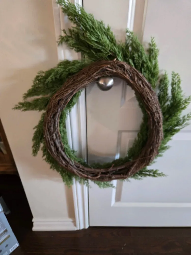 Green Cedar Wreath image indicator(4)
