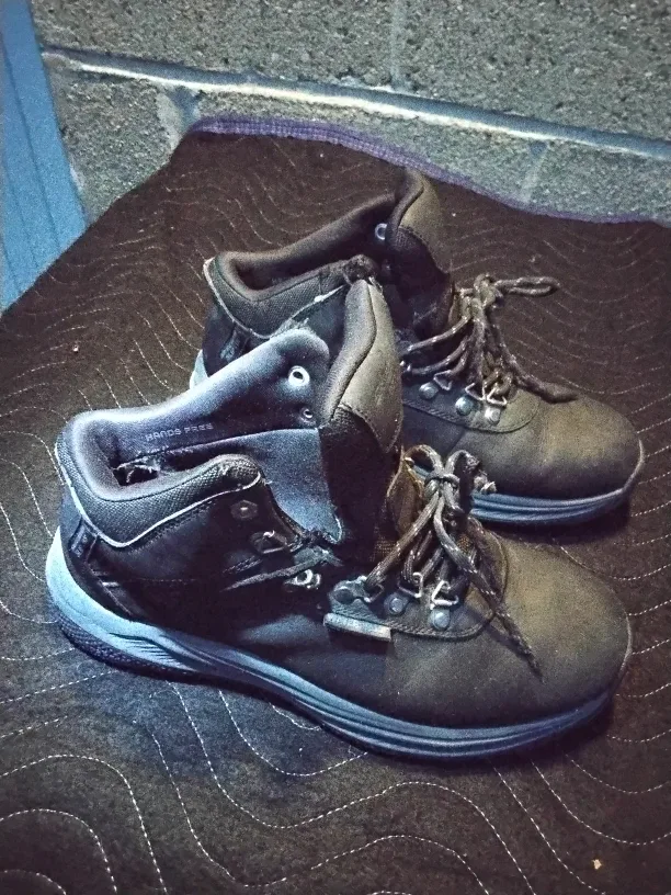 👟 Skechers WATERPROOF Hiking Boots - 8.5 US MEN'S/10 US WOMEN'S