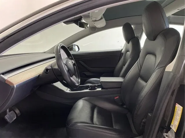 2019 Tesla Model 3 Long Range RWD 190 000 KM image indicator(9)