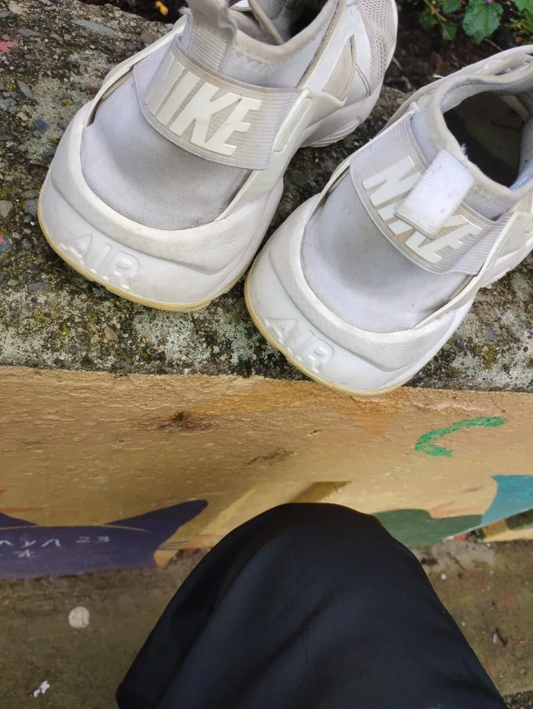 Nike Huarache Shoes image indicator(2)