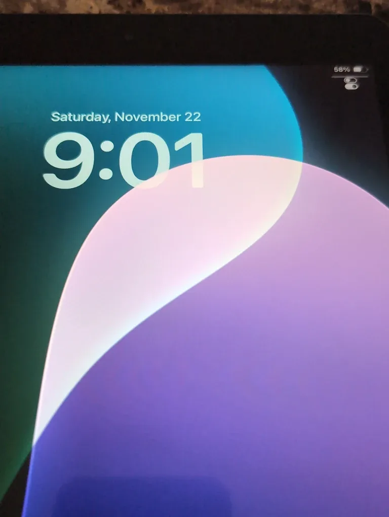 Apple iPad 8th Gen 32GB - Great Condition! image indicator(10)