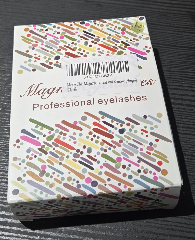 2 Moxie Chic Magnetic Eyelashes - New in Box