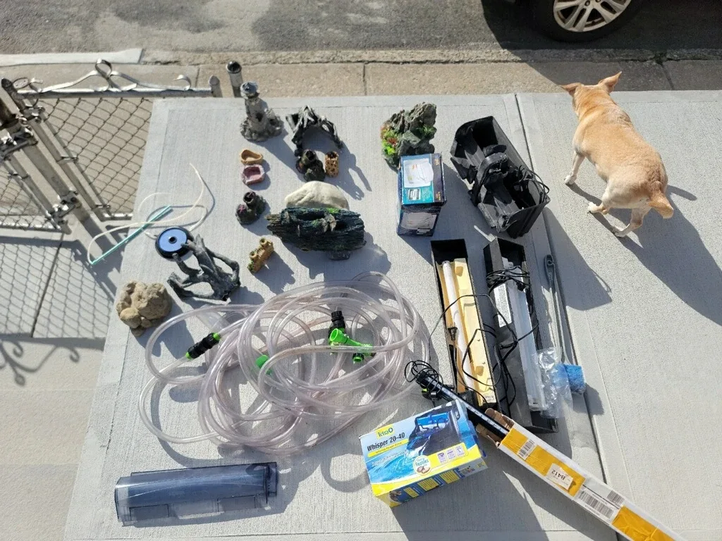 Used 48x12x21 Inch Fish Tank image indicator(6)