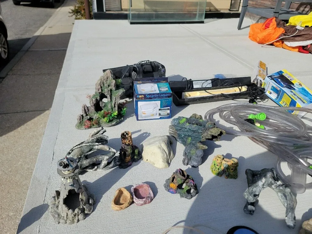 Used 48x12x21 Inch Fish Tank image indicator(7)