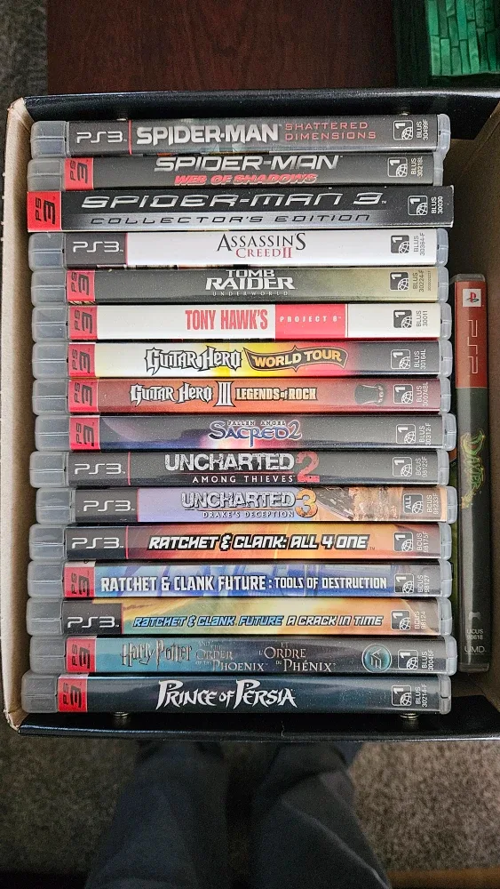 Mixed Lot of Video Games image indicator(2)