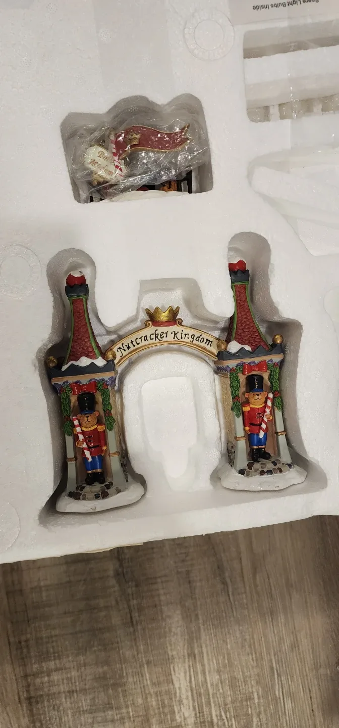 Kirkland Nutcracker Kingdom Village Set image indicator(3)