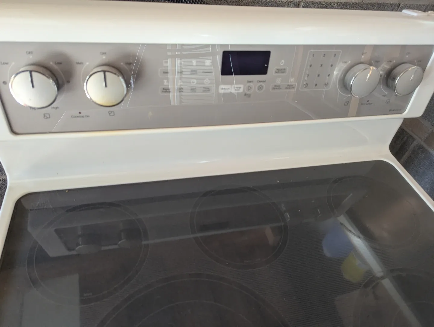 White GE Electric Range image indicator(3)