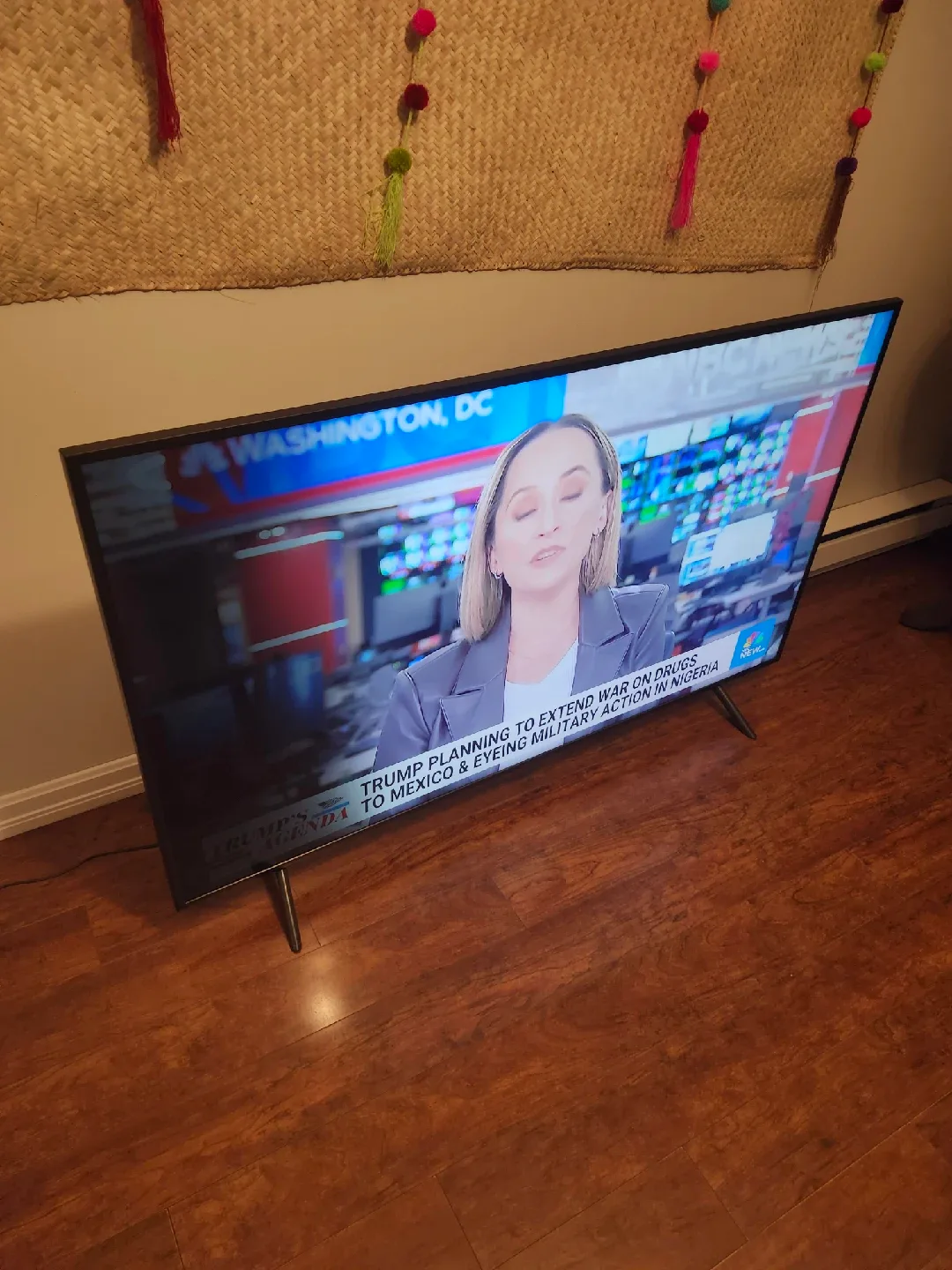 Samsung 58-inch RU7100 Series 4K UHD Smart TV image indicator(3)