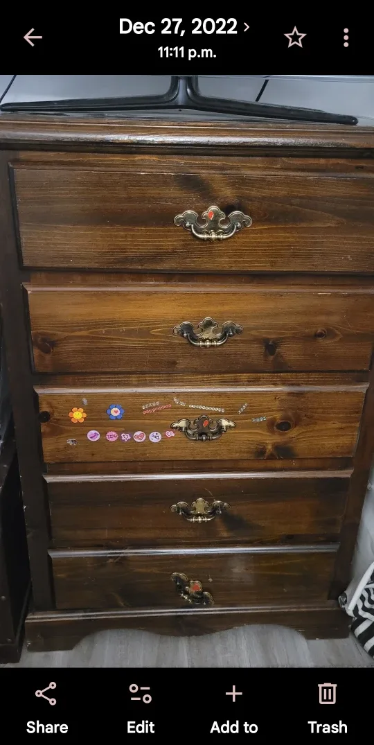 Dresser- brown