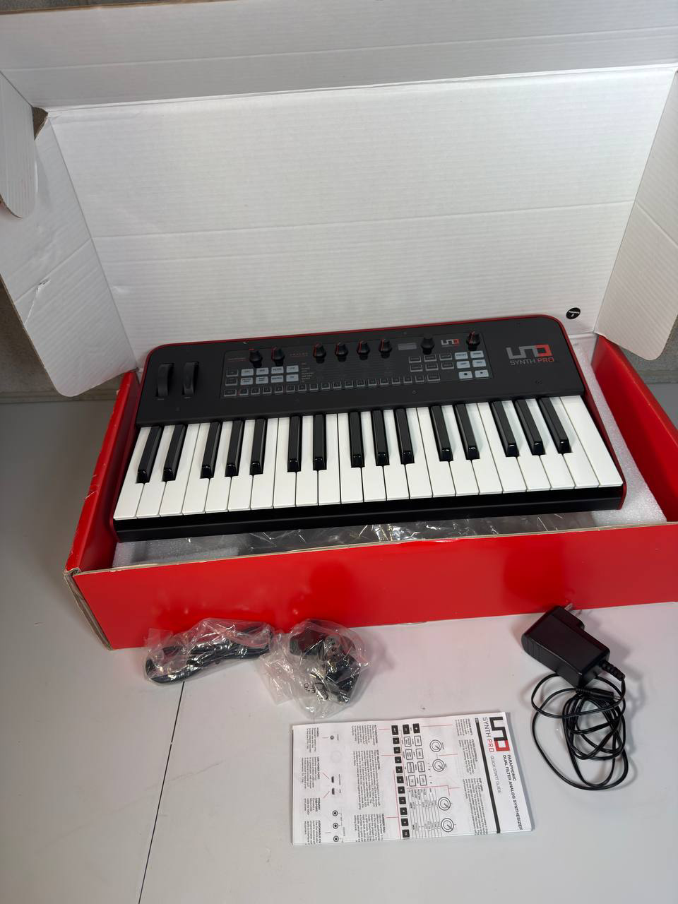 IK Multimedia UNO Synth Pro 3 oscillator synthesizer - photo 2