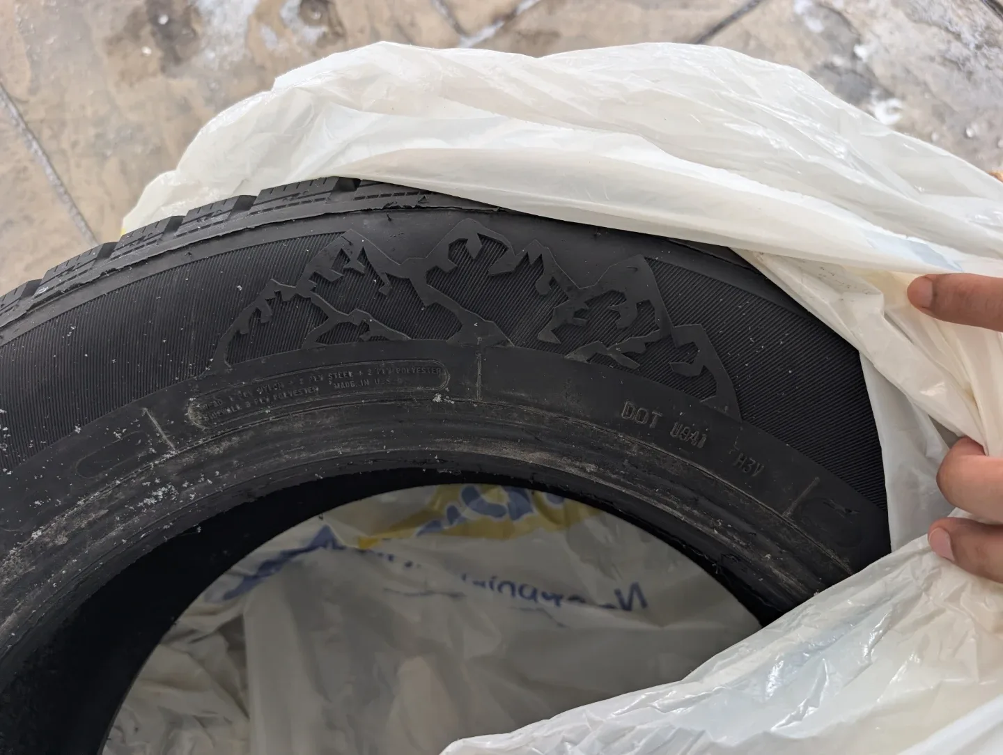 Full set Hercules Avalanche X-Treme winter Tire 225/60R17 image indicator(10)