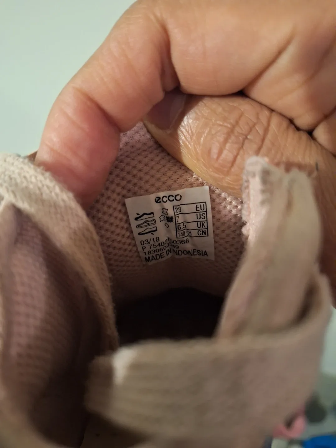 Baby Ecco Rose Gold Sneakers - Size US 7 image indicator(2)