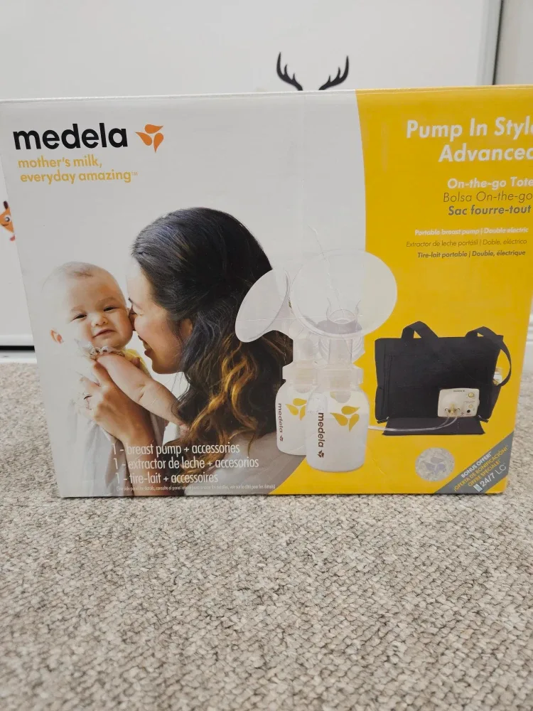 Medela Breast Pump Set with Accessories