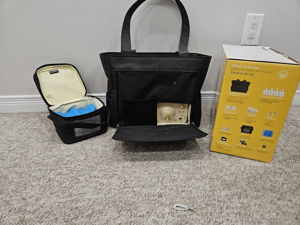 Medela Breast Pump Set with Accessories - photo 2