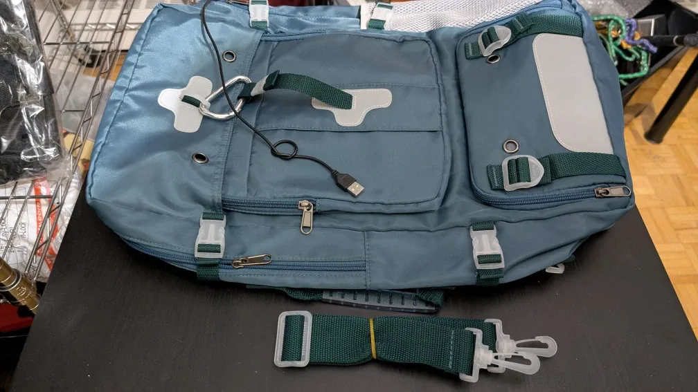 Convertible Bag Backpack With USB - BRAND NEW image indicator(2)